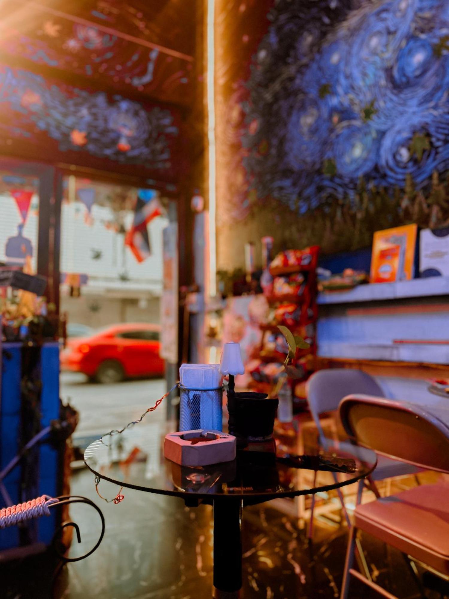 Auberge de jeunesse Happiness Community Wake & Bake - Rooftop Bar & Bistro *